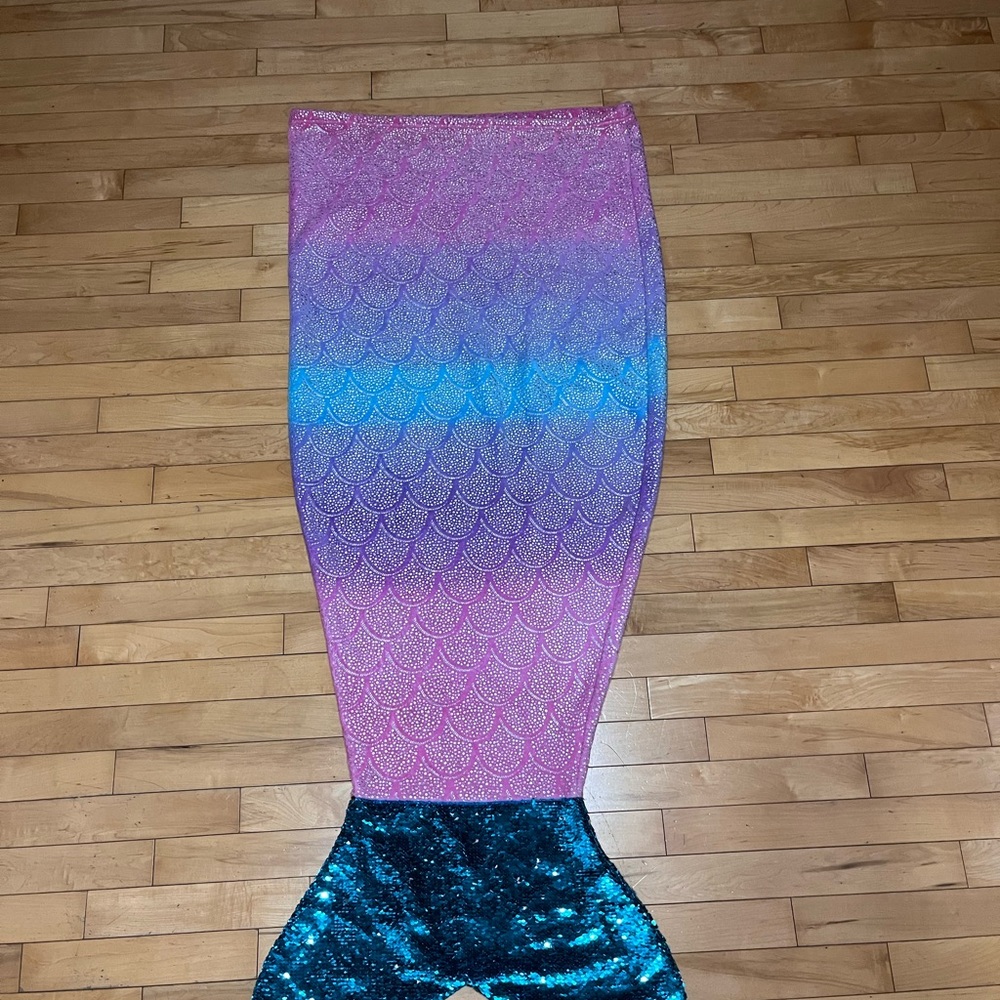 Mermaid tail blanket